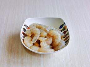 抓拌均匀，腌制10分钟。