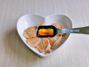 按个人口味加入盐，料酒去腥。