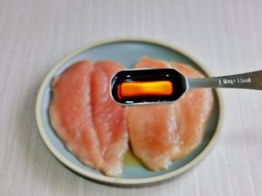 加入一勺料酒去腥。