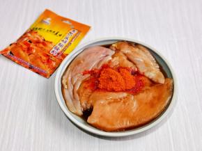 再加入奥尔良烤翅腌料，无需过多调味，味道就很好。