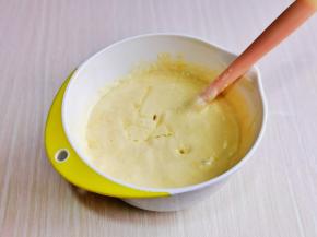 再加入玉米油。