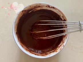 可可粉+热开水搅匀，放凉备用。