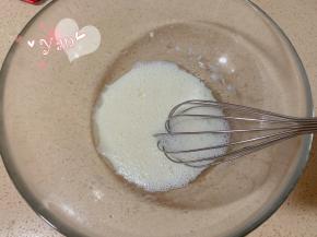 纯牛奶+玉米油混合均匀。