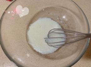 纯牛奶+玉米油混合均匀。
