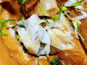 鱼肉入口细腻鲜美入口即化让人回味无穷