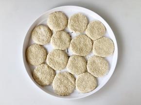 用同样的方法把剩余的剂子都做好。