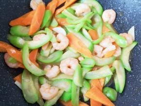 翻炒均匀即可。