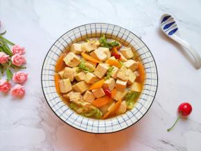 汤汁鲜美，白菜豆腐醇香。