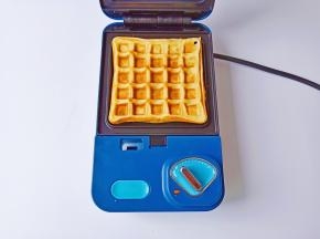 烤好的华夫饼外层香脆，内里绵软。