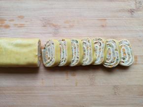 出锅去掉牙签，晾凉以后反过来，切成片即可食用（也可以调个汁蘸着吃）。