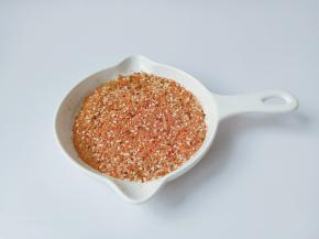 将所有调味料放在一起，用筷子搅拌均匀备用。