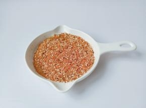 将所有调味料放在一起，用筷子搅拌均匀备用。