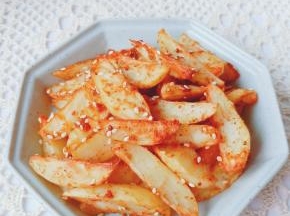 外层酥香可口，轻轻咬一下，里面粉粉的，超赞哦！