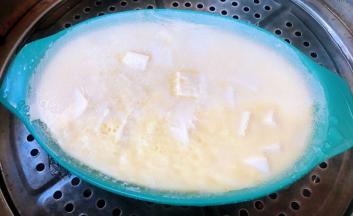 蒸制豆腐蛋羹八成熟