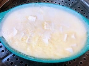 蒸制豆腐蛋羹八成熟