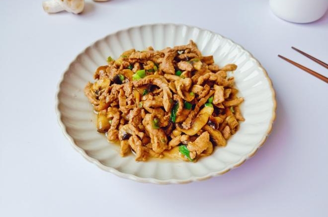 家常小炒～蘑菇炒肉
