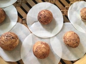 全部刷好之后，等风干，形成裂纹，不要盖盖子