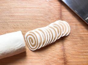 冷冻好以后，切成薄片