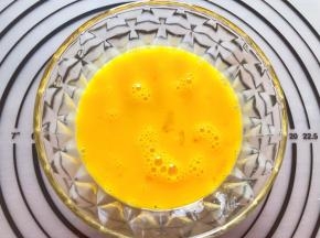 鸡蛋打散