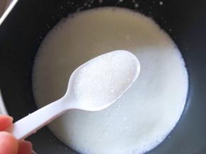 加入细砂糖