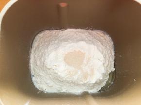 全部食材放入面包机揉面20分钟