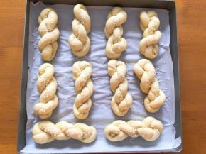 喷一点水，撒上白芝麻