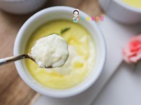 3、如果没有淡奶油都用牛奶也可以做但是味道会逊色很多
4、全蛋液就是鸡蛋黄跟蛋白一起混合的角全蛋液