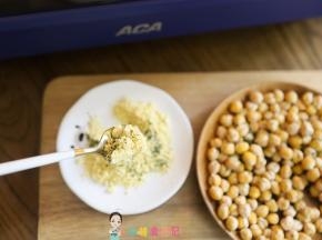 六个月以上宝宝吃要料理机打成粉哦