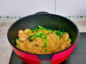 快速翻炒均匀，即可关火。