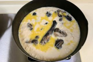 加入约1000毫升的清水煮开。