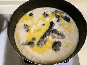 加入约1000毫升的清水煮开。