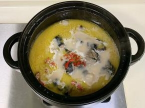 出锅前加入枸杞拌匀即可。