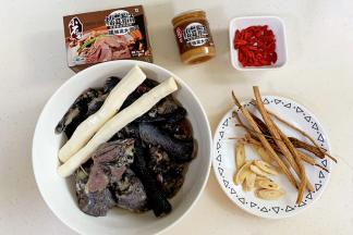 准备好需要的食材。