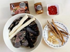 准备好需要的食材。