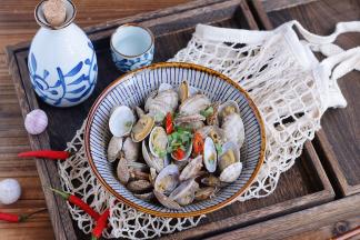 非常鲜美的蒜蓉蒸花甲。