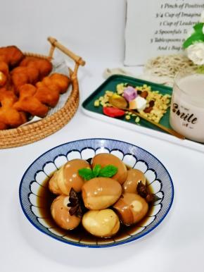 今日早餐，自制麻花，卤鸡蛋，核桃豆浆，水果燕麦，完美。