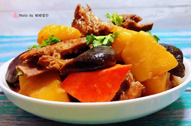 腐乳排骨炖时蔬