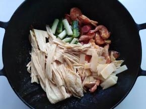 10.加入所有的主食材