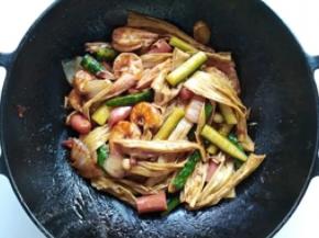 11.翻炒均匀    出锅装盘