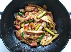 11.翻炒均匀    出锅装盘