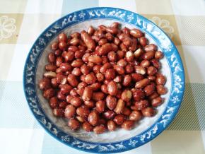 用筷子拌匀，然后晾凉后就可以吃了。