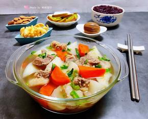 牛肉炖双色萝卜做起来非常简单最主要是这样做吃的是原汁原味营养还不易流失太棒了