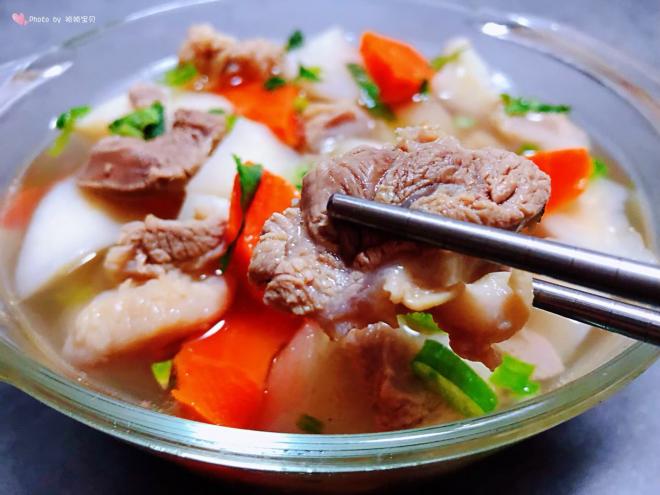 牛肉炖双色萝卜