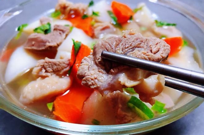 牛肉炖双色萝卜