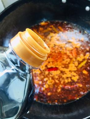 加入两勺生抽！