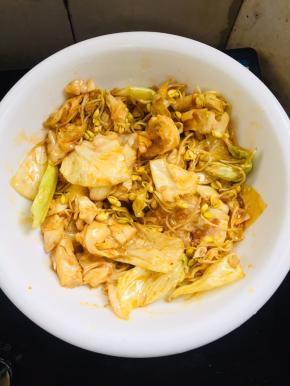 捞出装在碗里垫底！