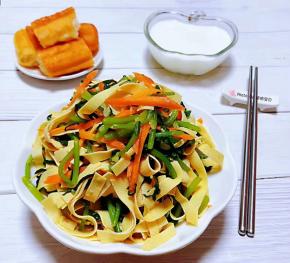 搭配油条、鲜奶一起吃营养丰富极了