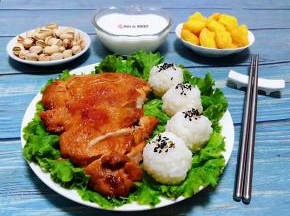 搭配酸奶、坚果、水果一起吃就是标配的营养早餐