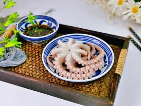 这样白灼八爪鱼就完成啦！