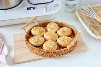 烤箱上下管160度预热，放入中层烤25分钟左右即可。